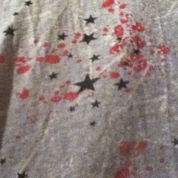 V-Neck Star Patterned Top - Picture 2 of 3