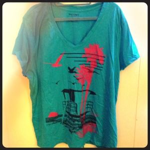 🎉BUNDLED🎉V-neck tee shirt from Old Navy.