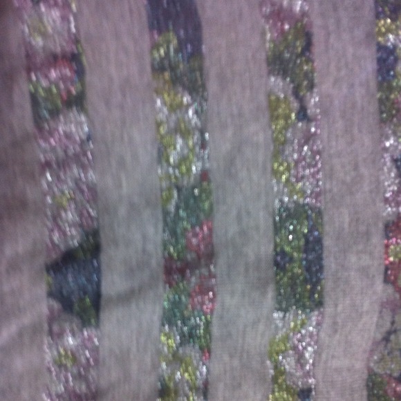 Like New Long Sleeve Sparkly Tee - Picture 2 of 2