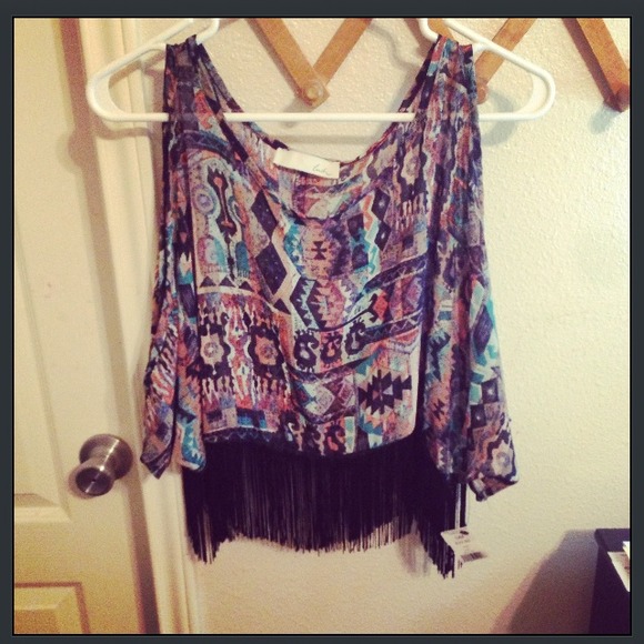 Print open shoulder fringe top - Picture 1 of 1