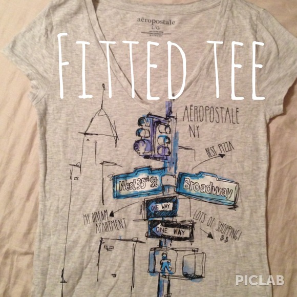 ✨Aeropostale Fitted Tee✨