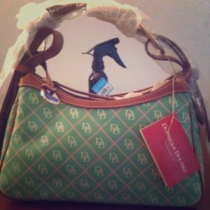 Dooney and bourke purse