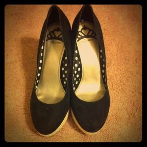 Fergalicious Black Wedges (NEW)