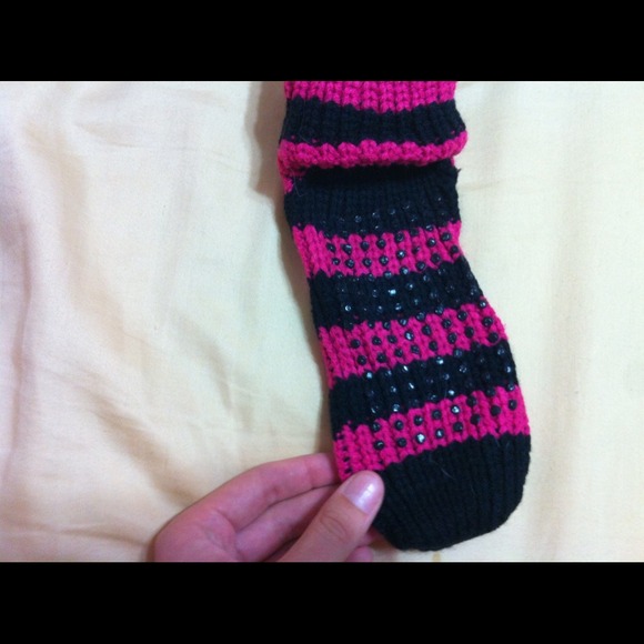 Knit Black And Pink Penguin Head Socks! - Picture 2 of 2