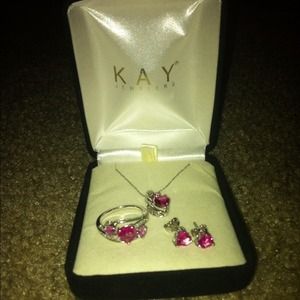 Trade 4 Jen 💖 Pink Sapphire set and Vs bombshell