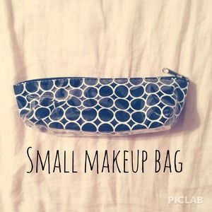 ✨B&W makeup bag✨