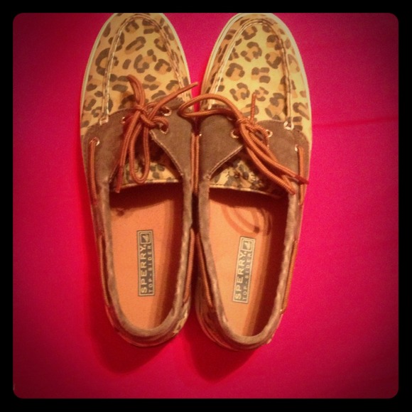 ⭐⭐REDUCED!!⭐⭐Sperrys