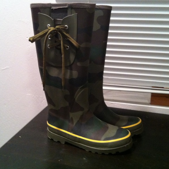 j crew camo rain boots