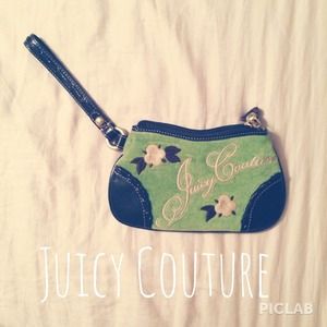 ✨Juicy couture wristlet✨