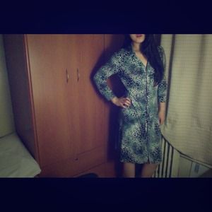 Printed silver-gray silky, smooth dress!