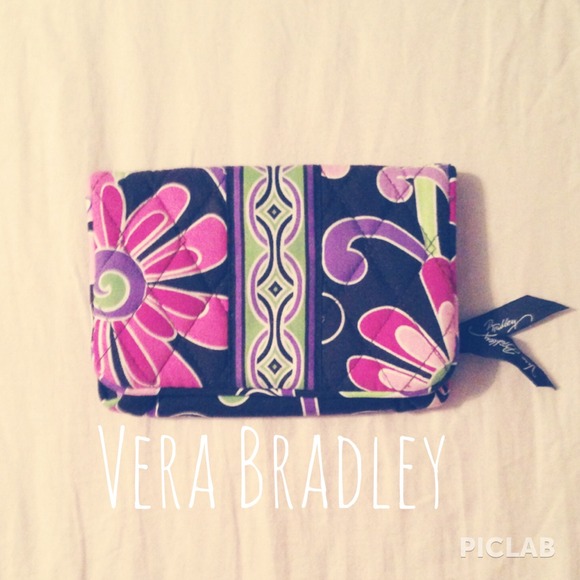 ✨Vera Bradley wallet✨