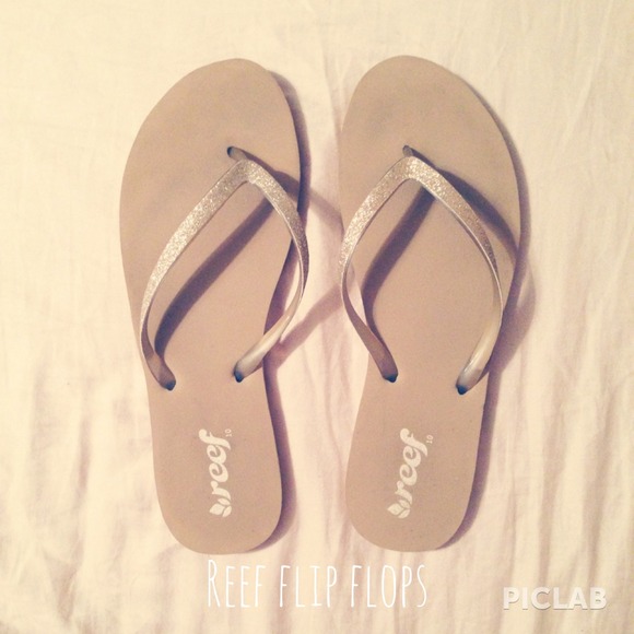 ⚠️REDUCED✨Reef flip flops✨