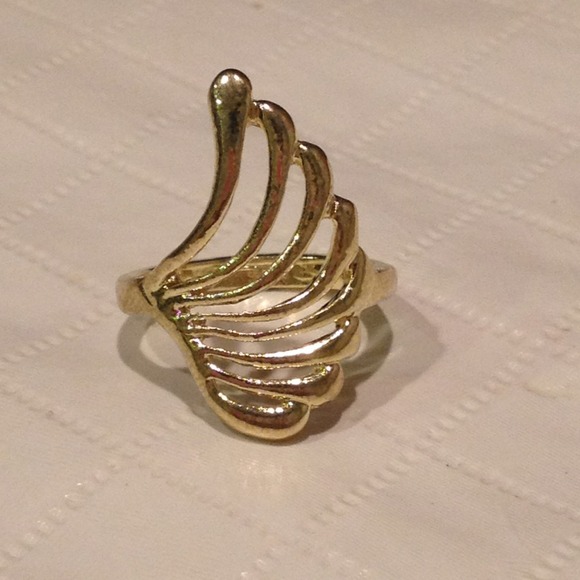 ⛔ SOLD Angel Wing Ring (Gold) ⛔