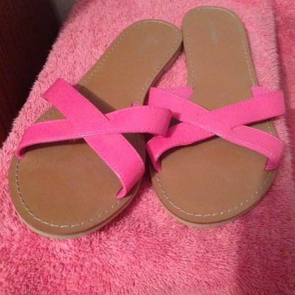Pink strap sandals - Picture 1 of 2