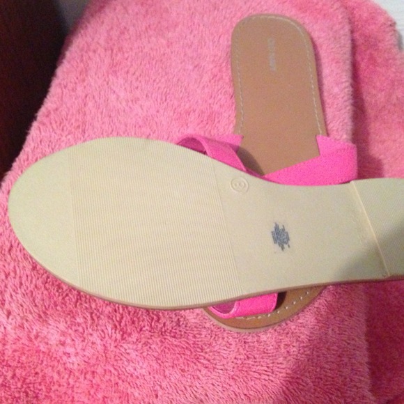 Pink strap sandals - Picture 2 of 2