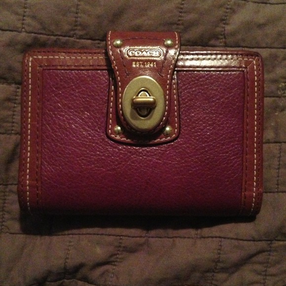 Coach - Coach leather Wallet/address Book from Rachel's closet on Poshmark