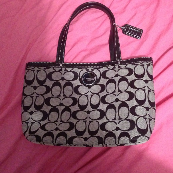 🚫On Hold🚫Classic mini coach purse