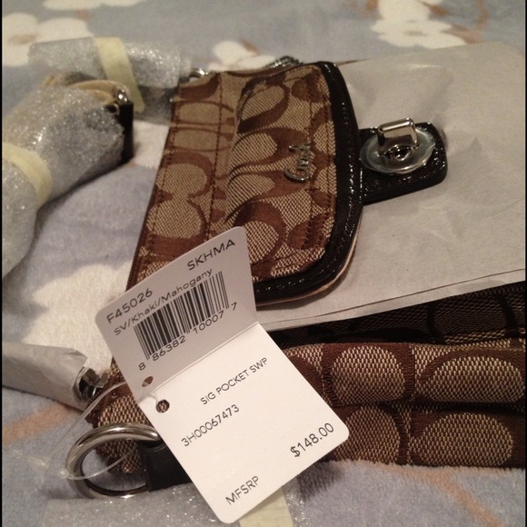 ❤️TRADED❤️ NWT COACH cross body purse! - Picture 4 of 4