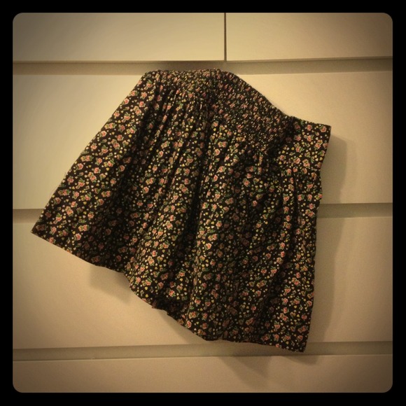 FOREVER 21 FLORAL SKIRT 🌷💐
