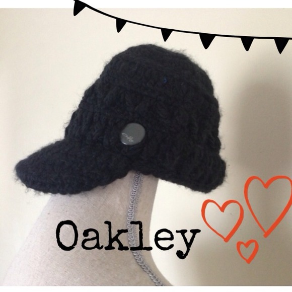Oakley Accessories - Oakley Knit Black Hat