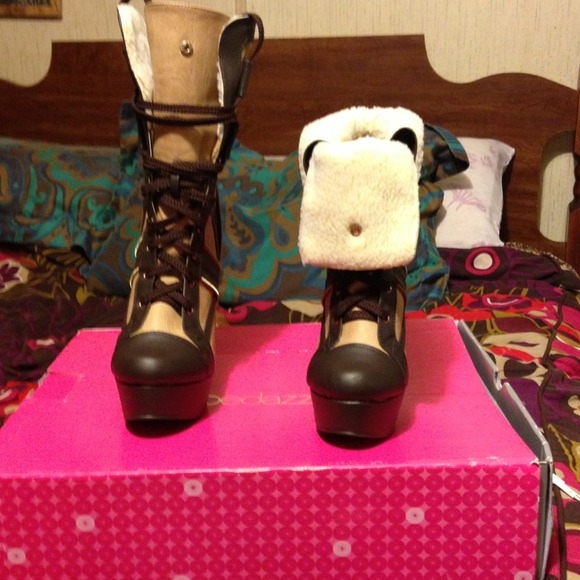 ✂Reduced✂ Brand-new Kadesia Heels - Picture 4 of 4