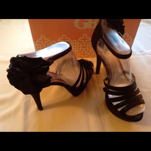 Gianni Bini Open Toe Sandals - 100% Authentic - Picture 2 of 2