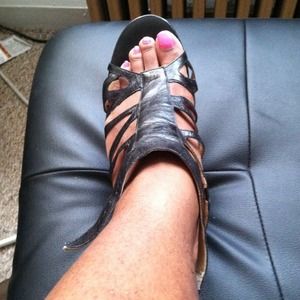 Nine West leather sandal.