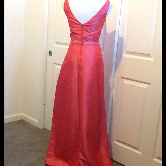 Enchanting in coral - Picture 3 of 4