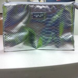 💟Michael Kors new makeup bag