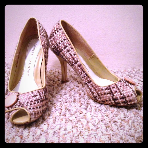 Beige pumps with cute buttons