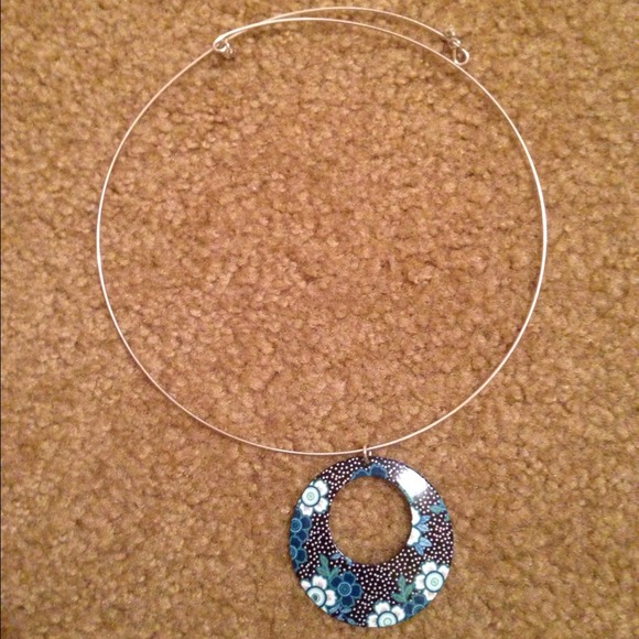 Circle necklace - Picture 2 of 3