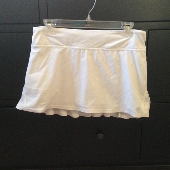 Lulu lemon white skirt with under shorts