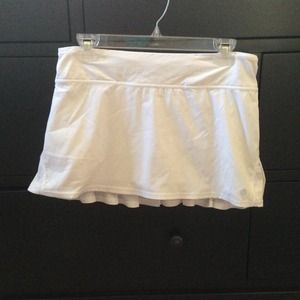 Lulu lemon white skirt with under shorts