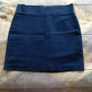 💎BUNDLE💎 NWOT FOREVER 21 Skirt and heart top