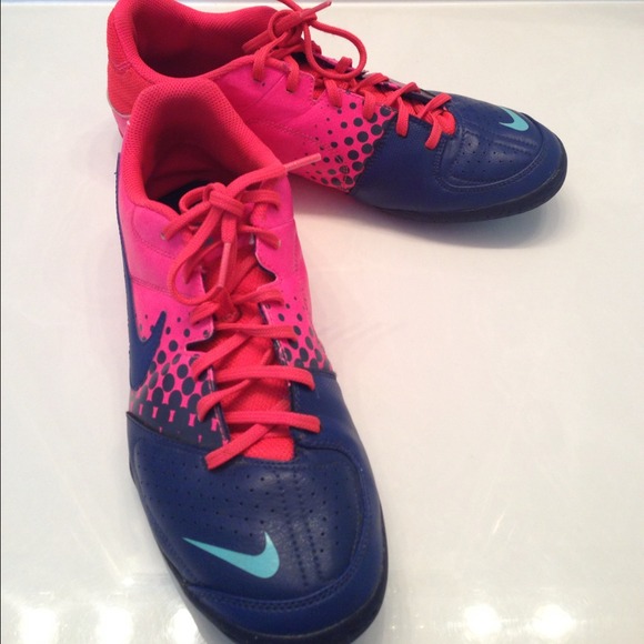 📦SOLD📦Nike soccer shoes , Sz M10, W12