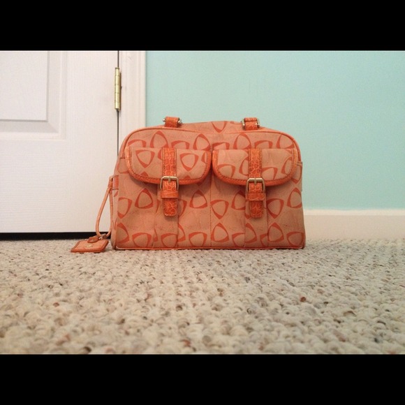 Orange purse ! 😁