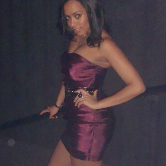 💥Marked down!!!💥Plum tiered Bebe cocktail dress