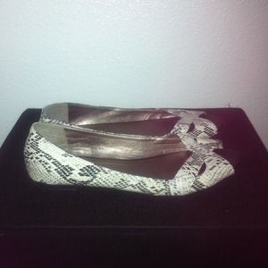 Old Navy peep toe slides