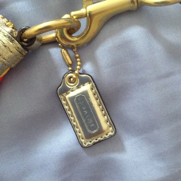 Never been used coach poppy bag - Picture 3 of 4