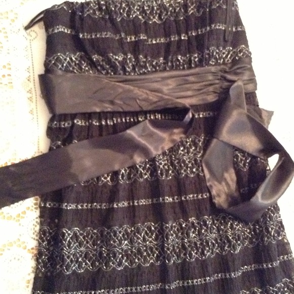 Beautiful black n silver strapless dress - Picture 1 of 2