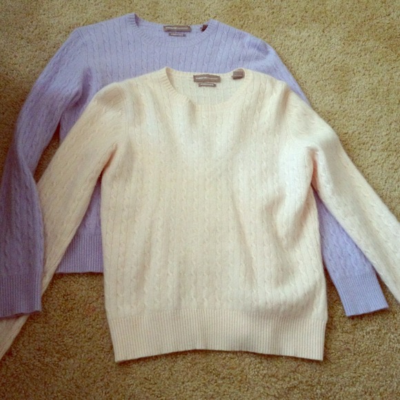 🚩🚩SOLD!🚩🚩Bundle of 2 Cashmere Sweaters.