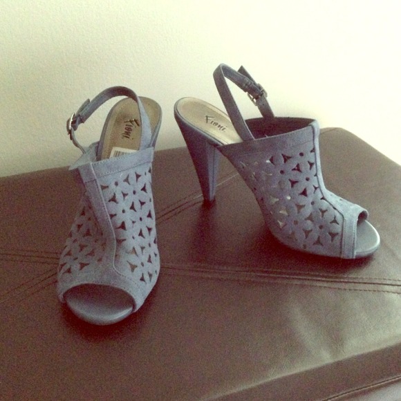 ❌SOLD❌ NWT Slate Blue Suede Laser Cut Sandals