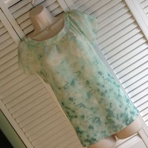 💰SALE!⬇NWT - Mint & Cream Ombré Flutter Top