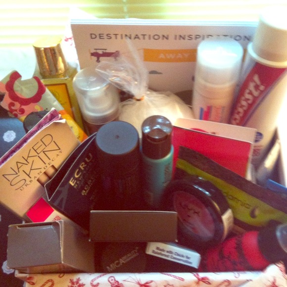 💢SOLD💢Deluxe Beauty Samples!