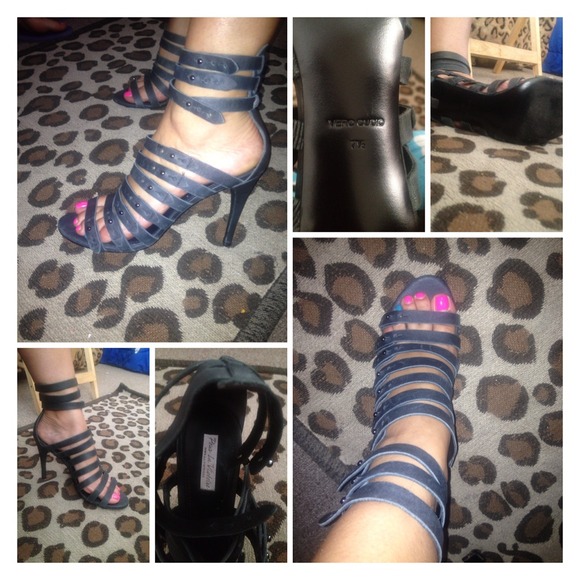 ❌SOLD❌POUR LE VICTOIRE STRAP HEELS