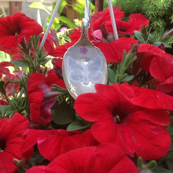 Butterfly pendant from a vintage spoon - Picture 3 of 3