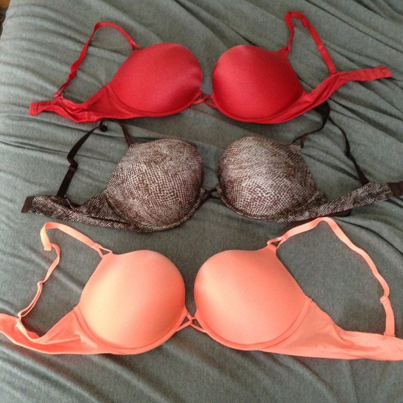 VICTORIA'S SECRET Miraculous Plunge bras