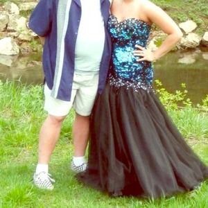 Prom dress. Corset back. Size 8. Negotiable!