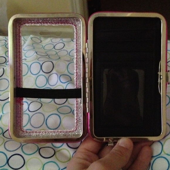 🚫 BUNDLED 🚫Pink sparkly iPhone case/wallet - Picture 2 of 3