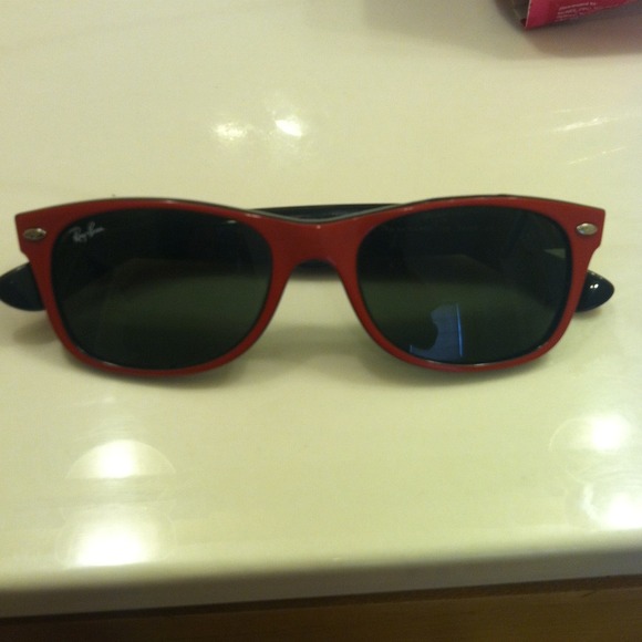 All red ray bans 100% authentic